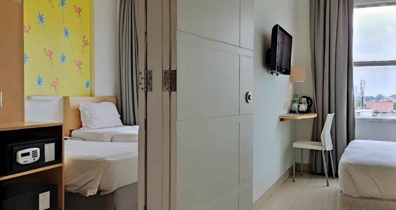 Liberta Hotel Kemang Jakarta Buitenkant foto