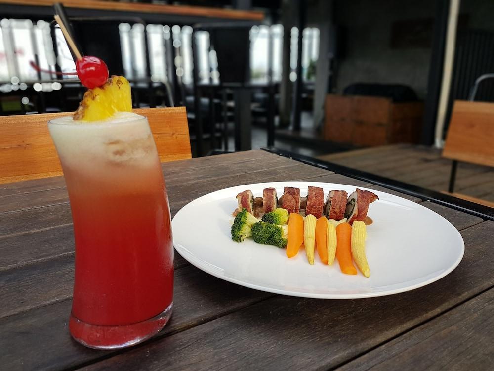 Liberta Hotel Kemang Jakarta Buitenkant foto