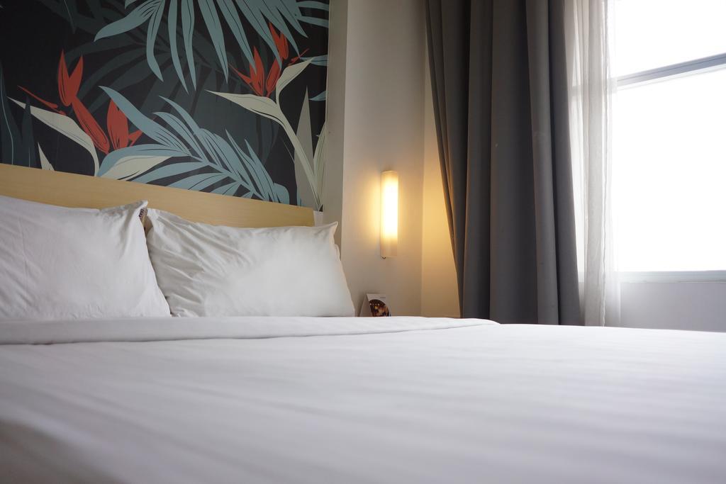 Liberta Hotel Kemang Jakarta Buitenkant foto