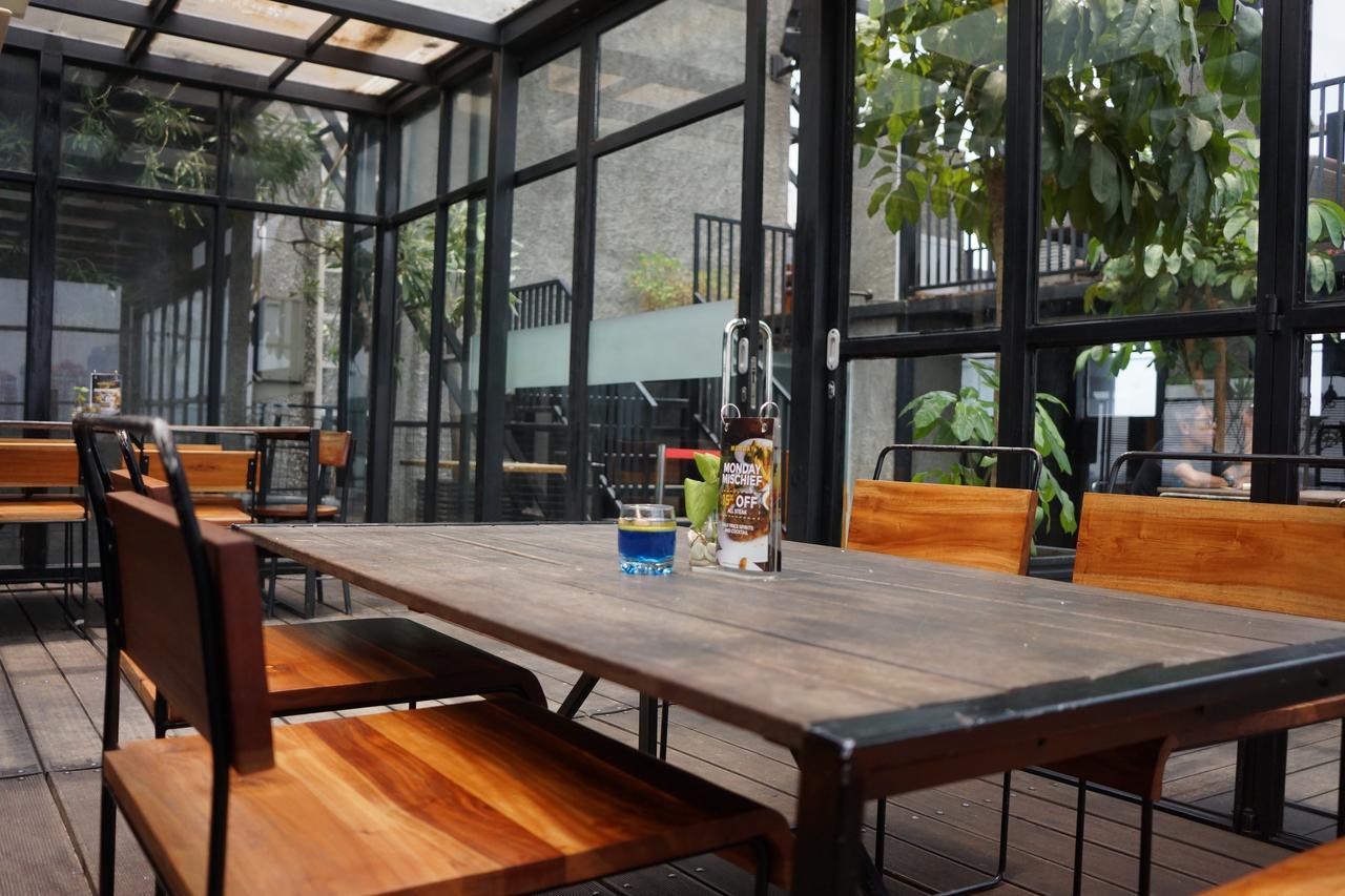 Liberta Hotel Kemang Jakarta Buitenkant foto