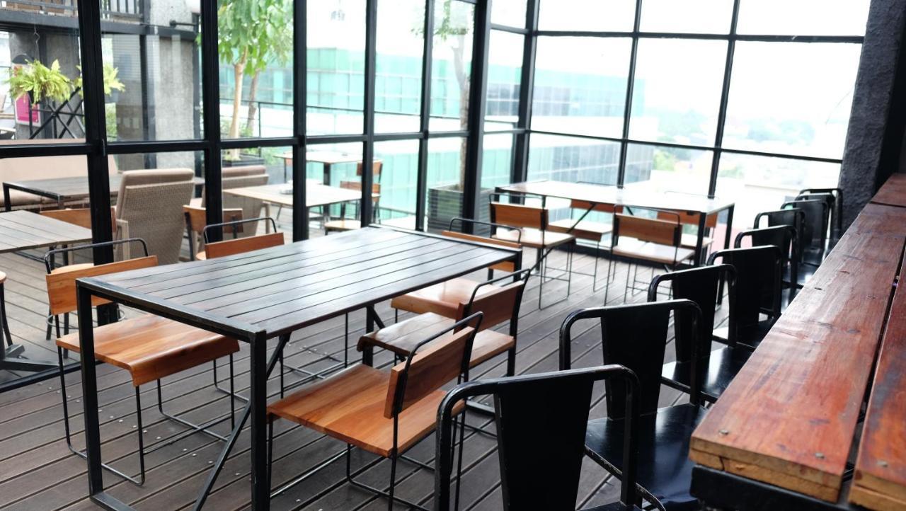 Liberta Hotel Kemang Jakarta Buitenkant foto